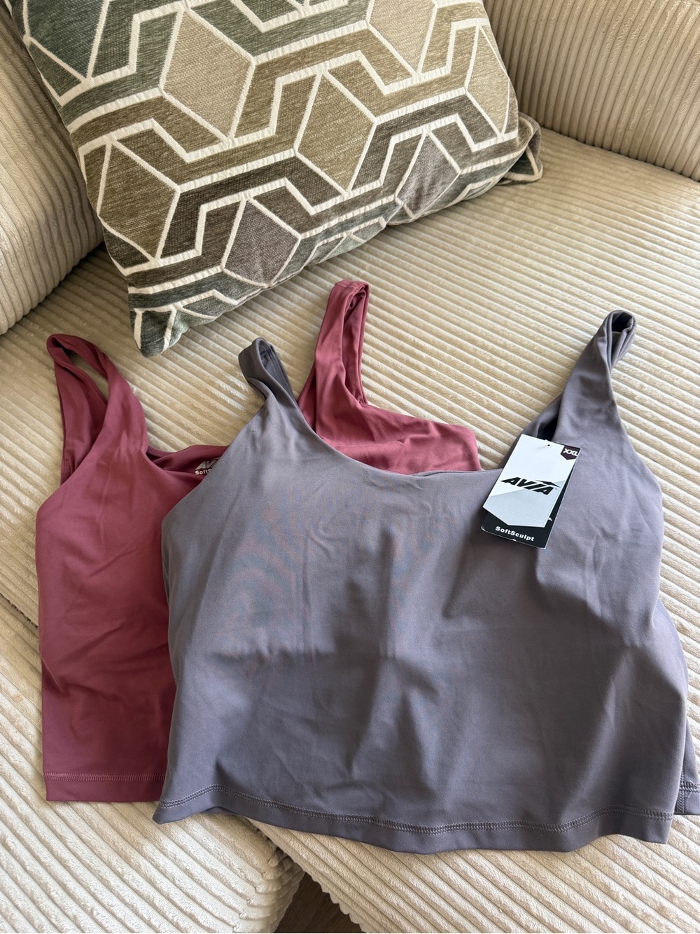 Women’s Scoop Neck Tank Workout Top - Mauve and Dusty Rose